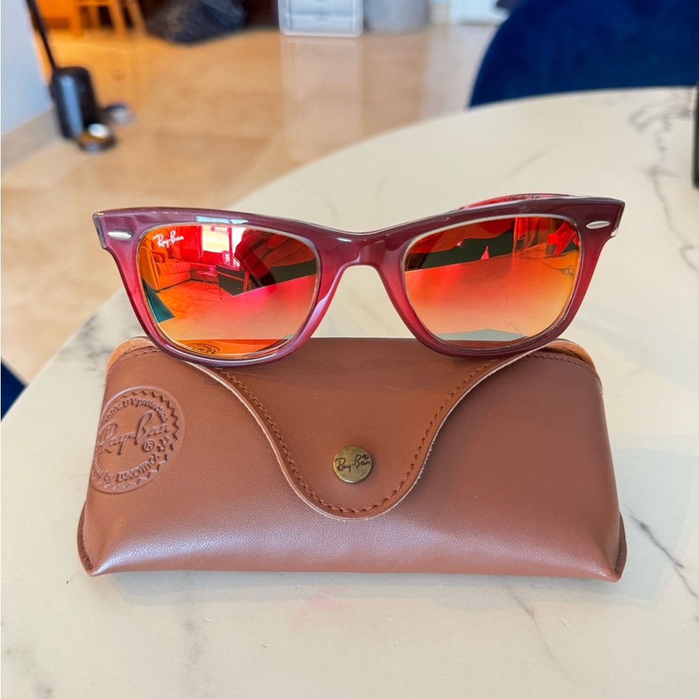 Red Mirror rayban wayfarer sunglasses